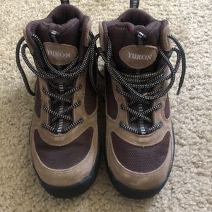 Yukon hiking boots